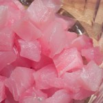 Perca en dados para el cebiche Perca en dados para el ceviche