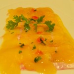 Tiradito de lubina con crema de ajjí amarillo con curry